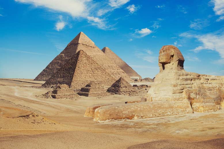 Uy nghi kim tự tháp Ai Cập