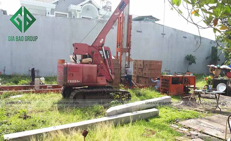 Hình ảnh thi công biệt thự 2 tầng mái thái 