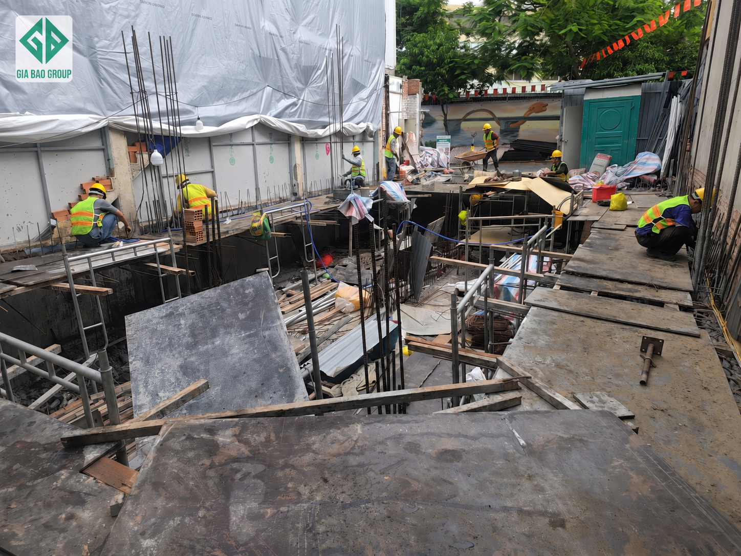 Tiến trình thi công 8