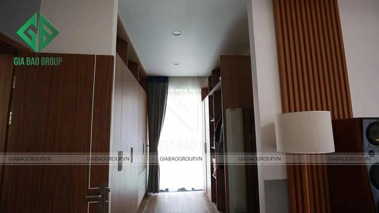 Phòng thay đồ của nhà phố đẹp 3 tầng