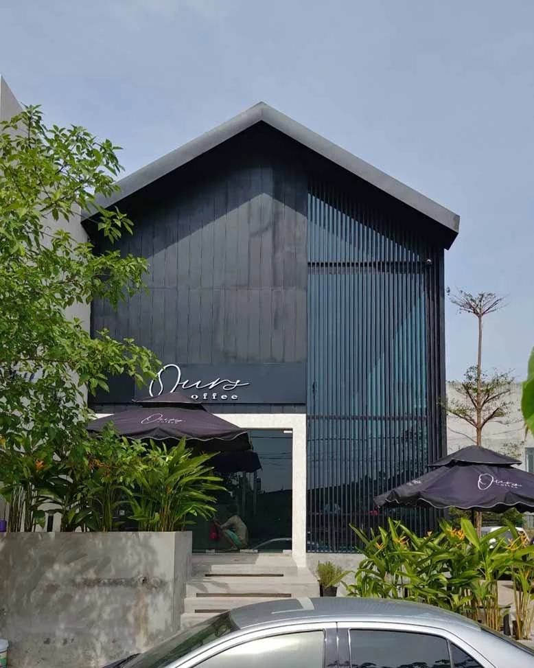 Ngoại thất quán cafe trẻ trung ấn tượng