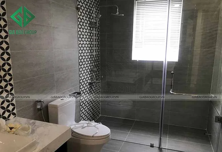 Phòng tắm với họa tiết hoa văn lạ mắt